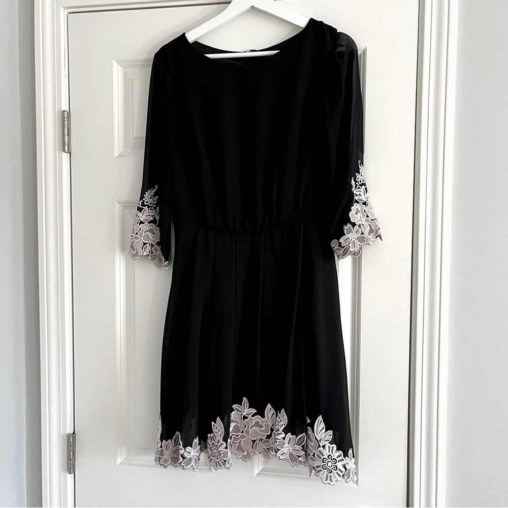 Ted Baker Lace Embroidered 3/4 Sleeve Dress *TB Size 2*US 6*